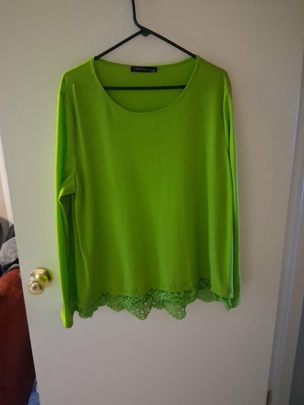 Woman's lime green long sleeve top XXXL